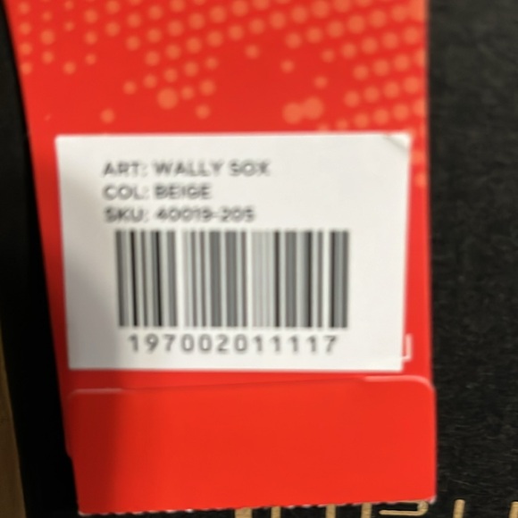 Men’s Hey Dude Wally Sox Slip On Casuals Beige Brand New with Box. - Picture 12 of 12